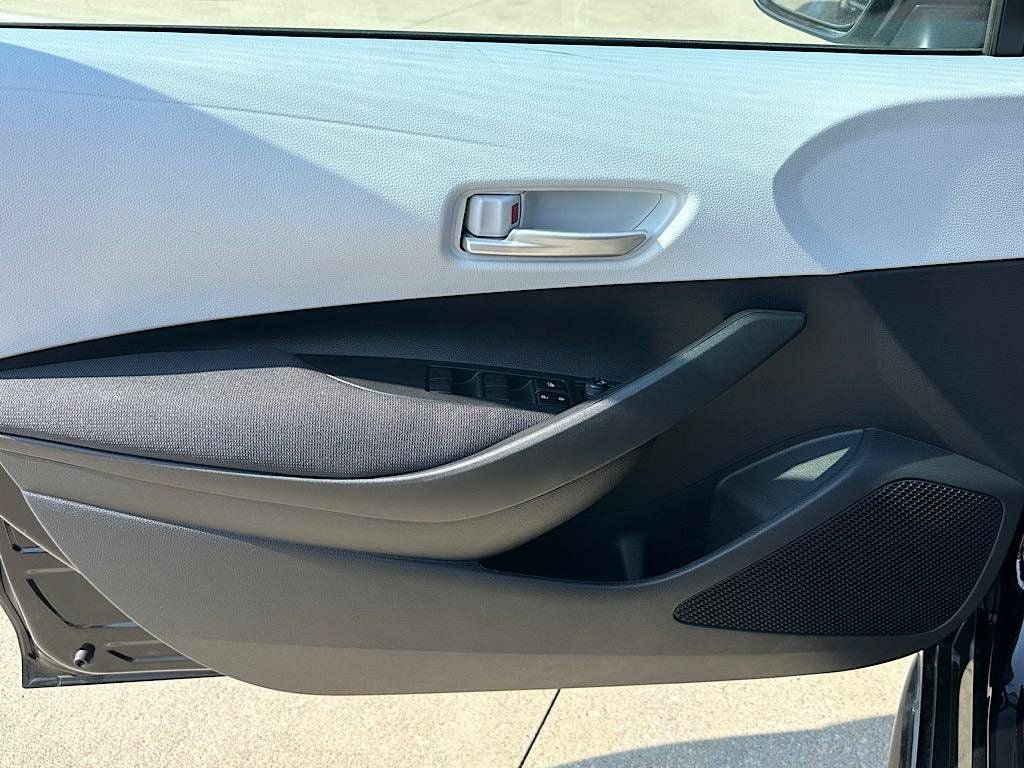 New 2026 Toyota Corolla SE FWD image 9