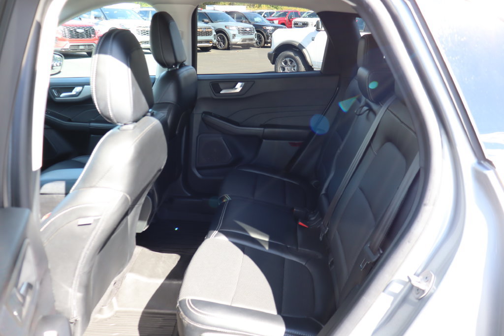 Used 2022 Ford Escape SEL w/ Class II Trailer Tow Package AWD/4WD image 12