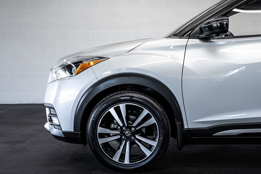 Used 2020 Nissan Kicks SR w/ SR Premium Package image 12