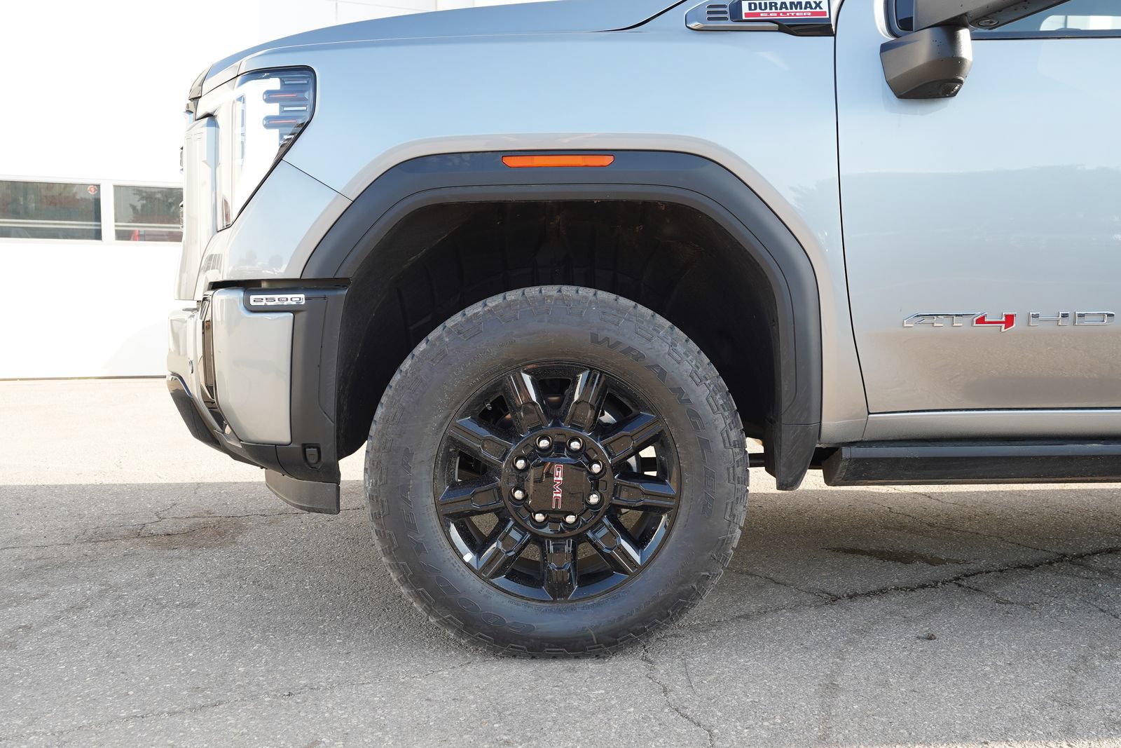 New 2026 GMC Sierra 2500 AT4 w/ AT4 Premium Plus Package AWD/4WD image 28