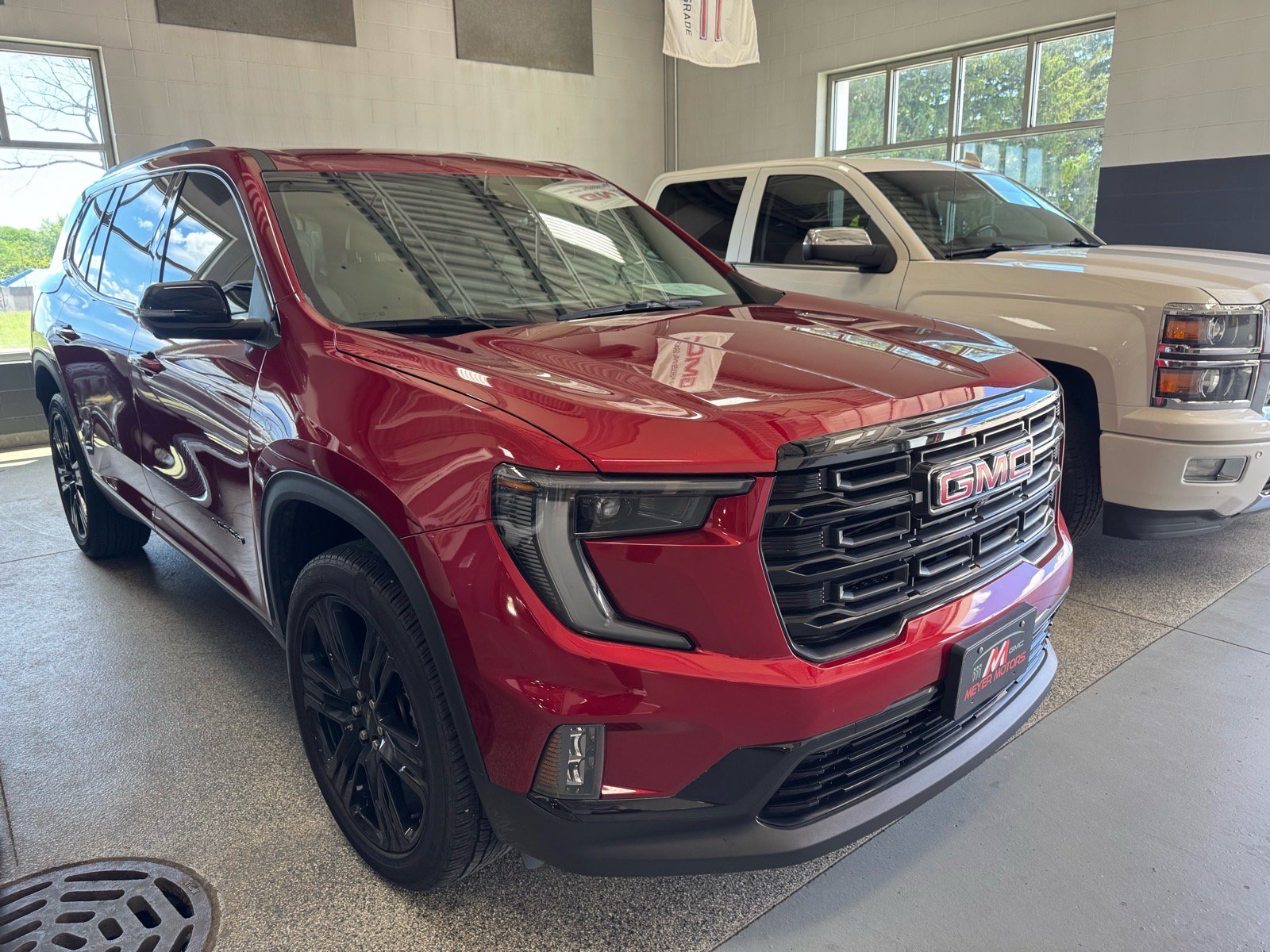 Used 2024 GMC Acadia Elevation w/ Black Edition AWD/4WD image 3
