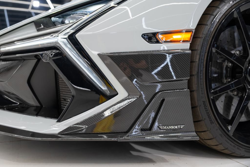 Used 2025 Lamborghini Revuelto image 35