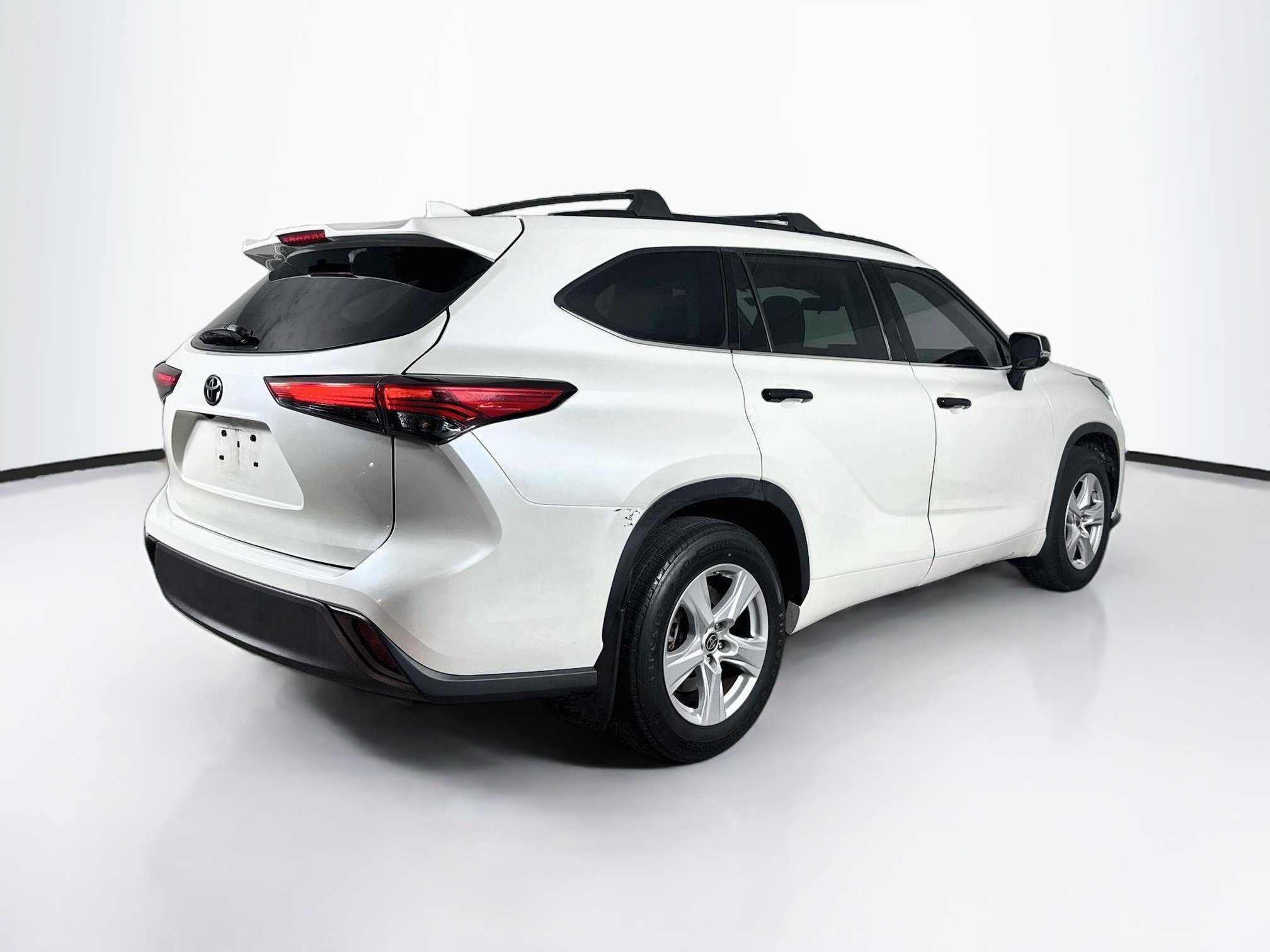 Used 2021 Toyota Highlander L FWD image 31