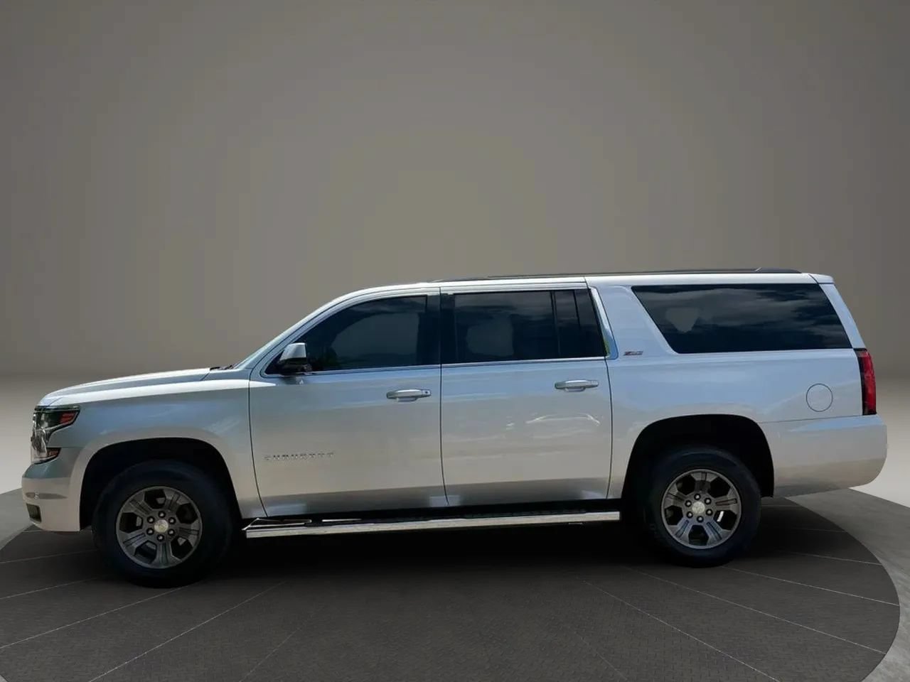 Used 2016 Chevrolet Suburban LT AWD/4WD image 3