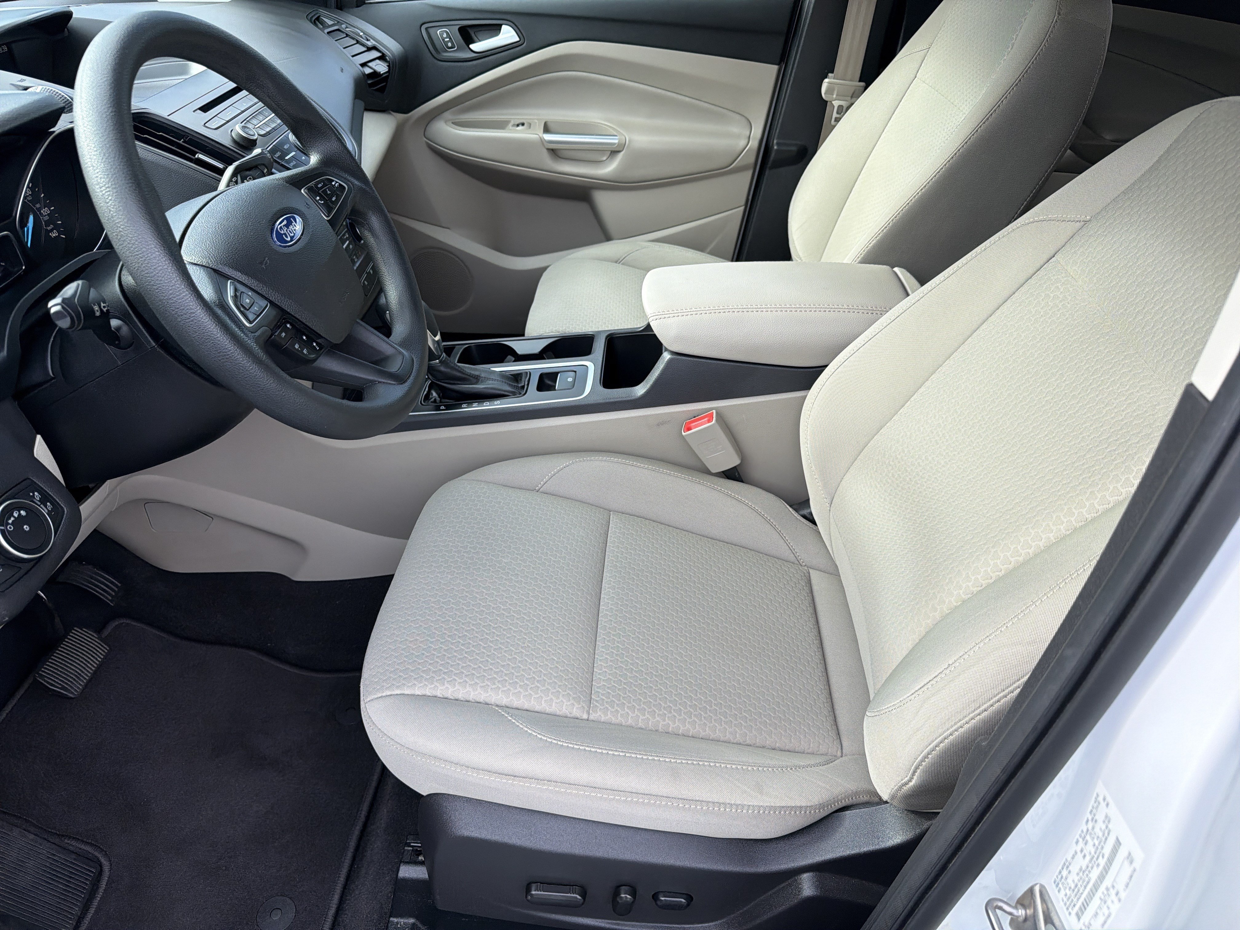Used 2018 Ford Escape SE w/ Ford Safe & Smart Package FWD video 2