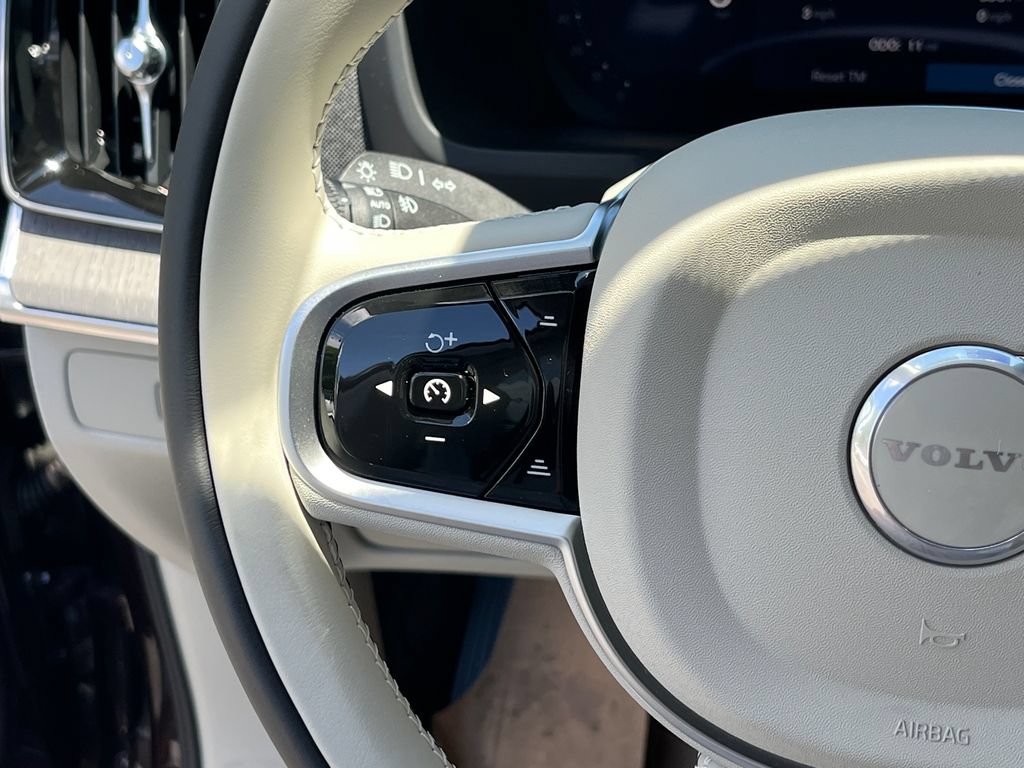 New 2026 Volvo XC90 T8 Ultra w/ Protection Package AWD/4WD image 12