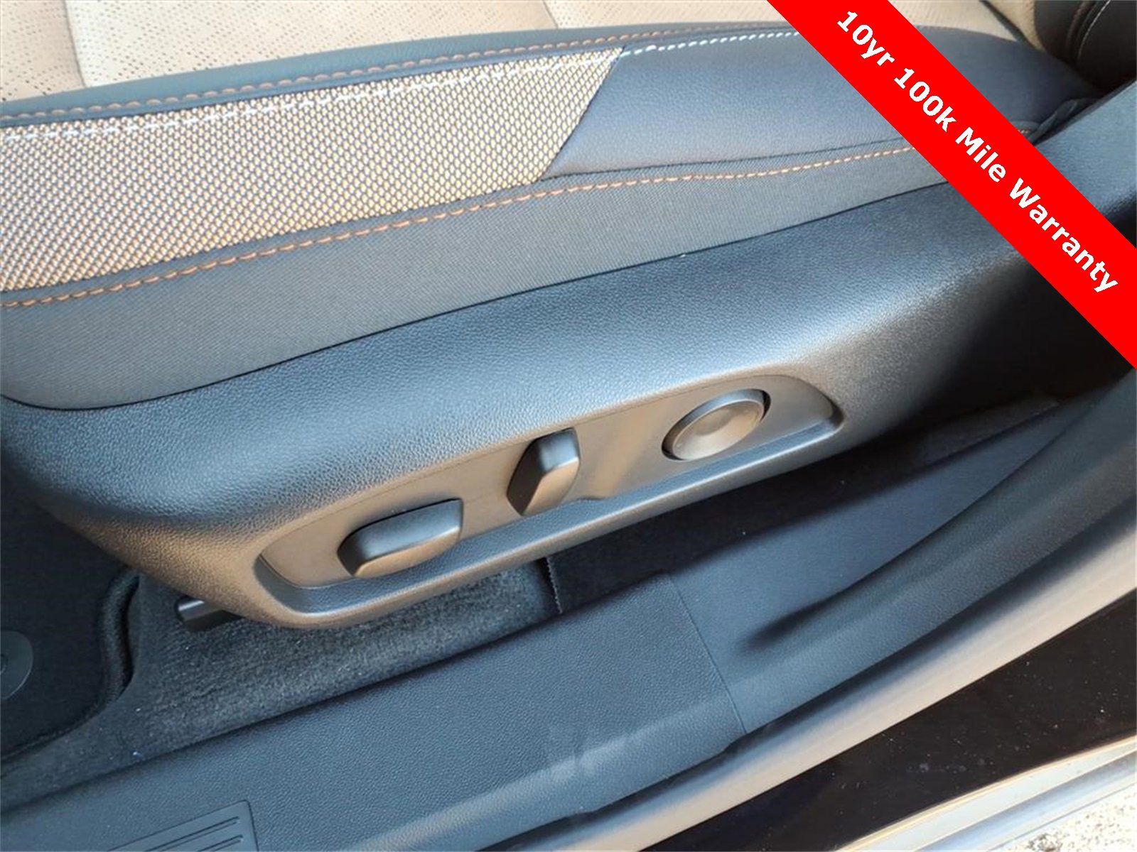 New 2026 Chevrolet Equinox ACTIV w/ Convenience Package III image 17