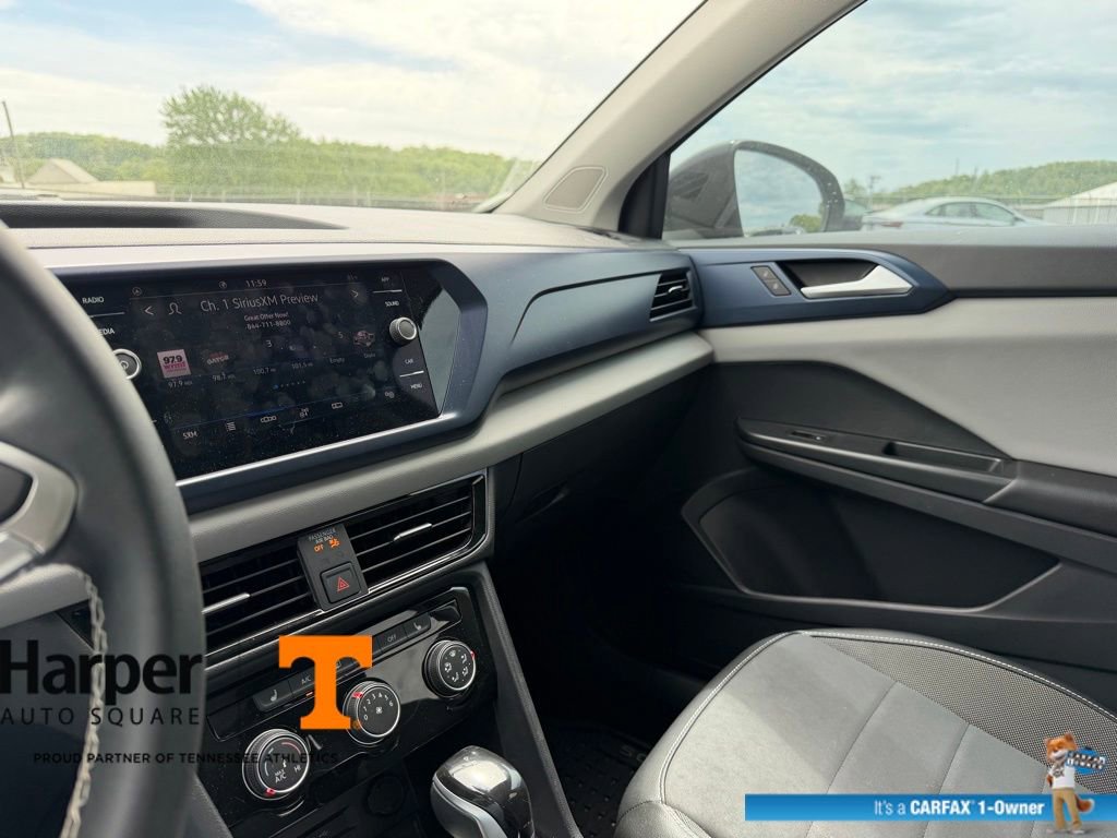 Used 2023 Volkswagen Taos SE w/ Panoramic Sunroof Package image 17
