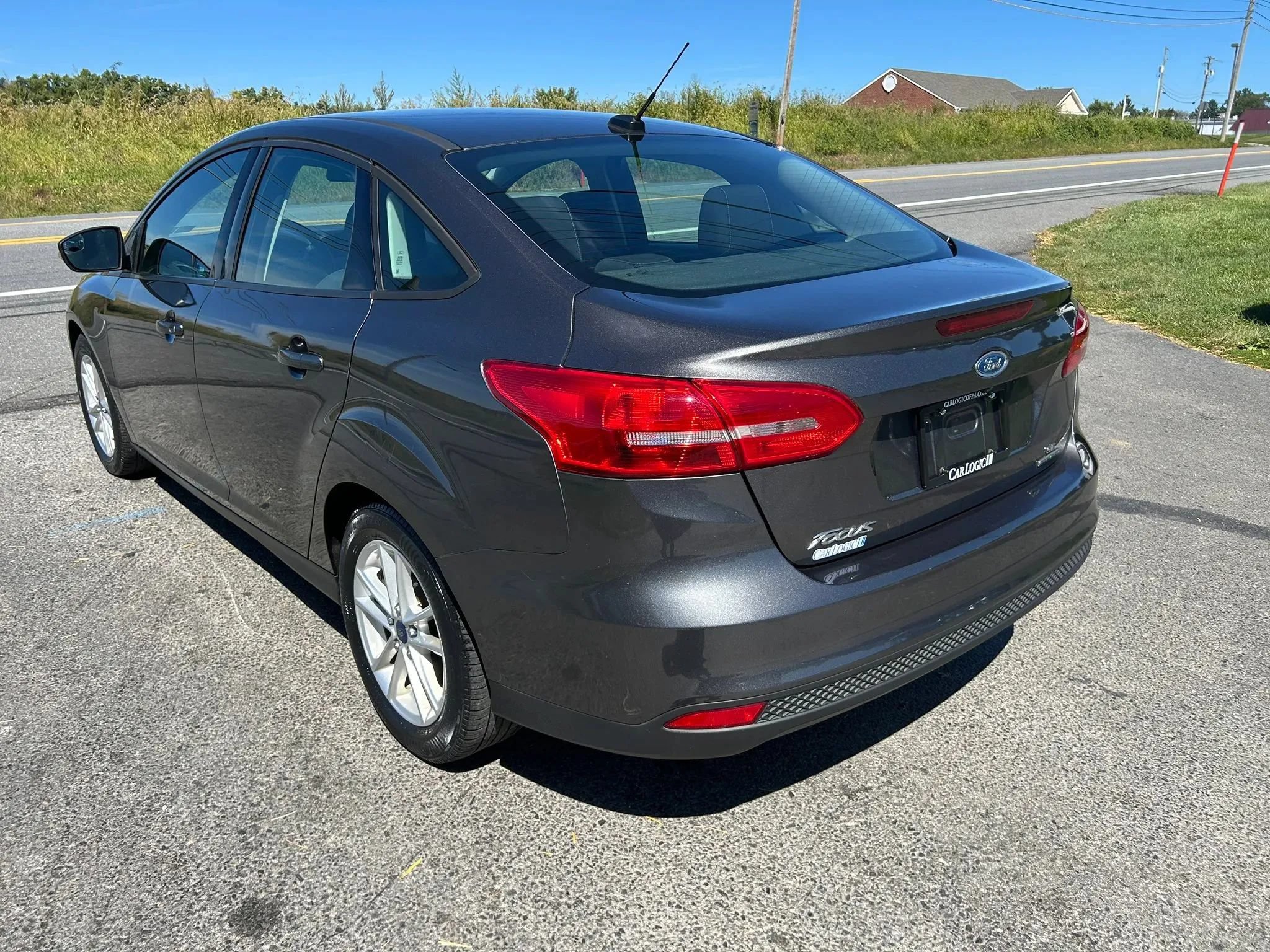 Used 2015 Ford Focus SE FWD image 9