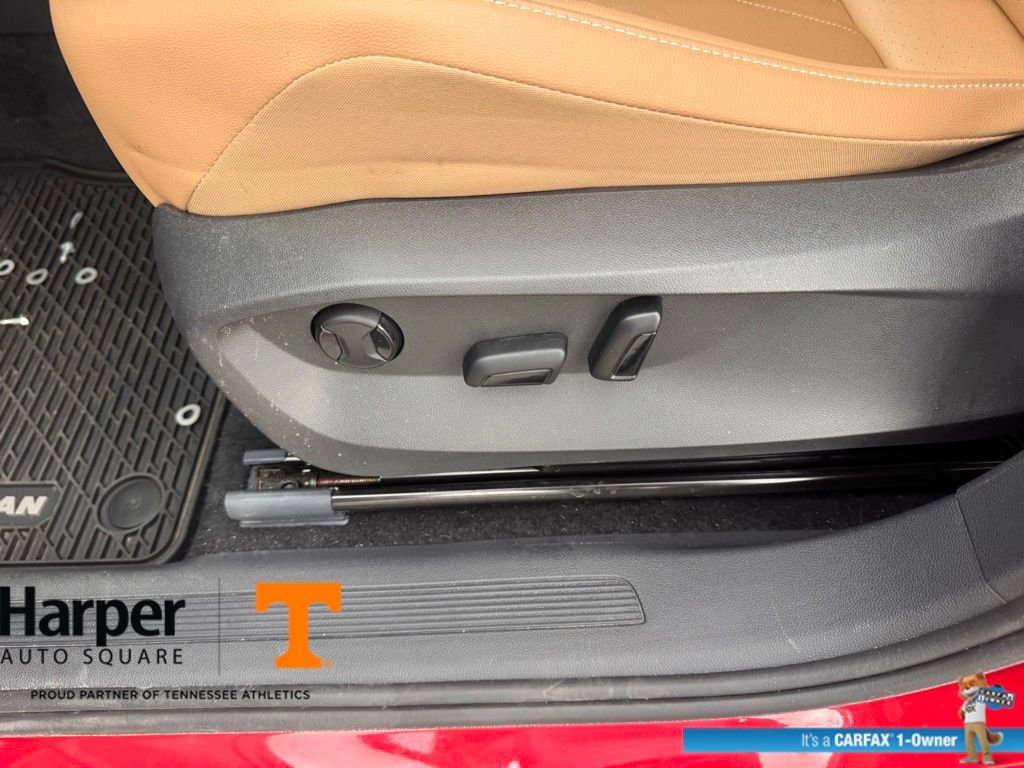 Used 2023 Volkswagen Tiguan SE image 18