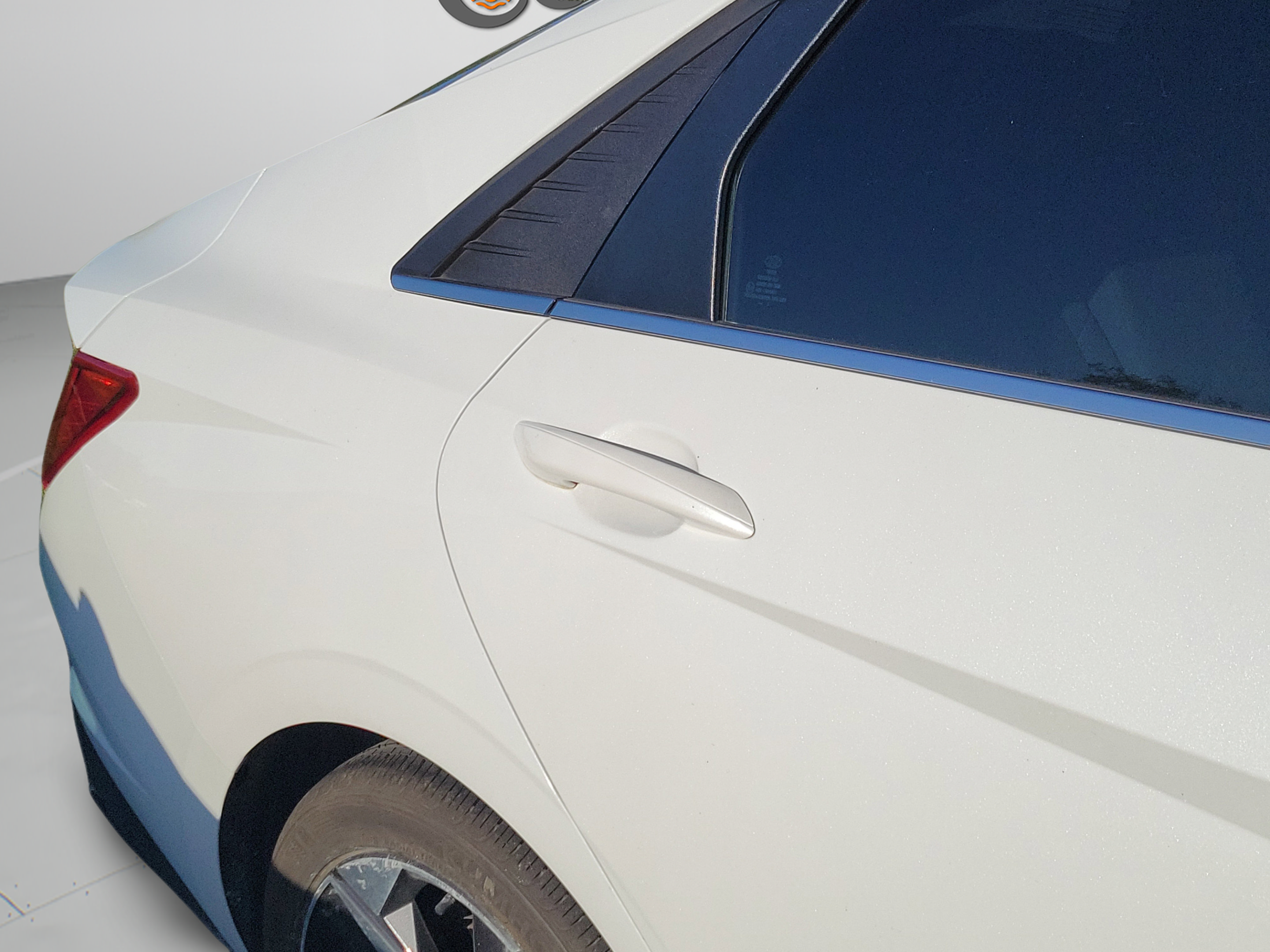 Used 2022 Hyundai Elantra Limited FWD image 17