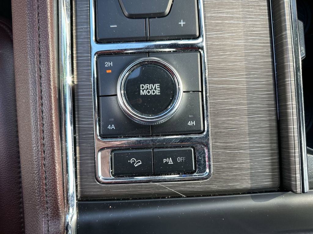Used 2024 Ford Expedition Limited image 31