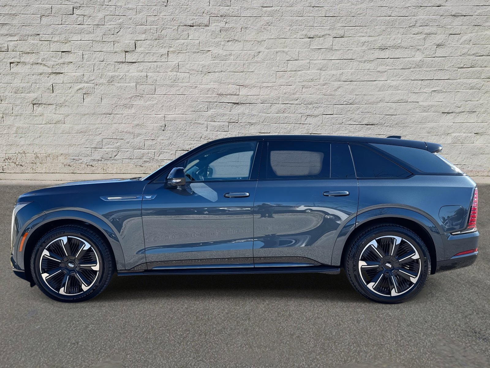 Used 2025 Cadillac Escalade IQ Sport 2 image 2