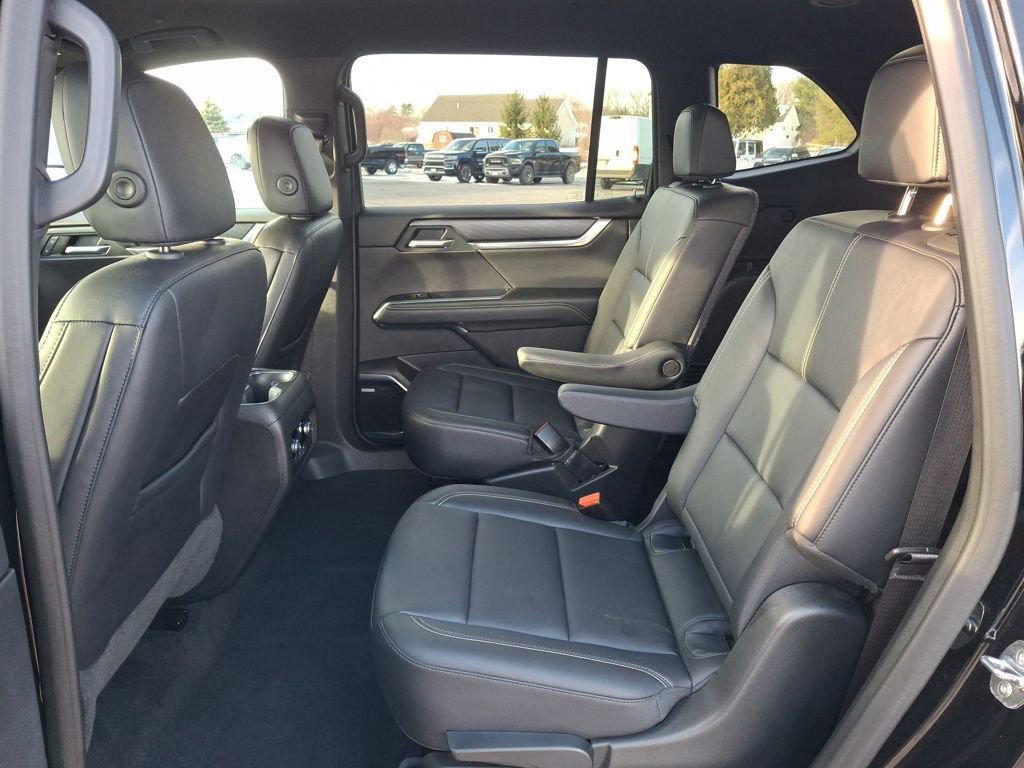 Used 2024 GMC Acadia Elevation image 11