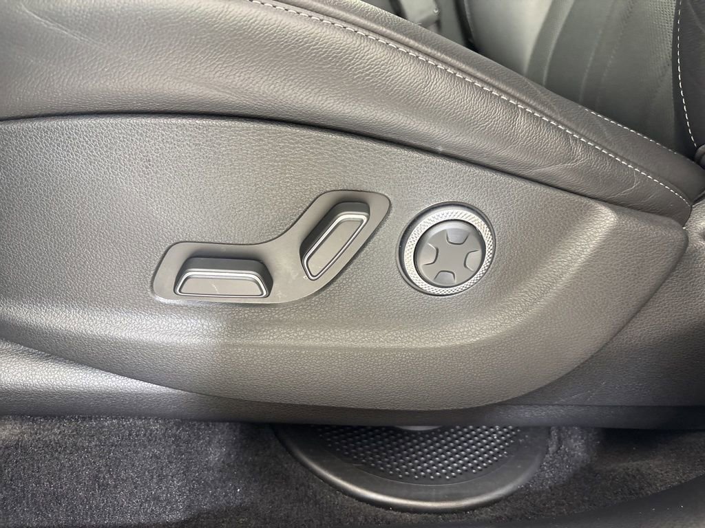 Used 2025 Genesis GV80 2.5T Advanced AWD/4WD image 15