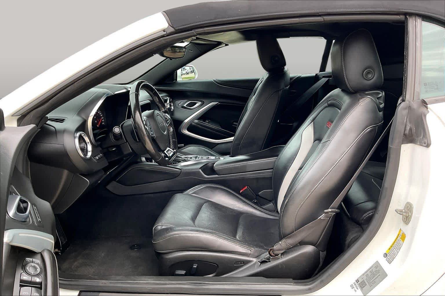 Used 2019 Chevrolet Camaro SS RWD image 7