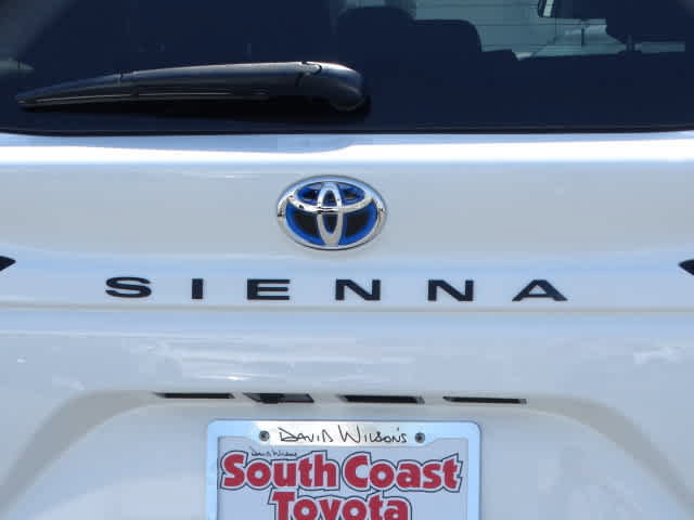 Certified 2021 Toyota Sienna LE image 9