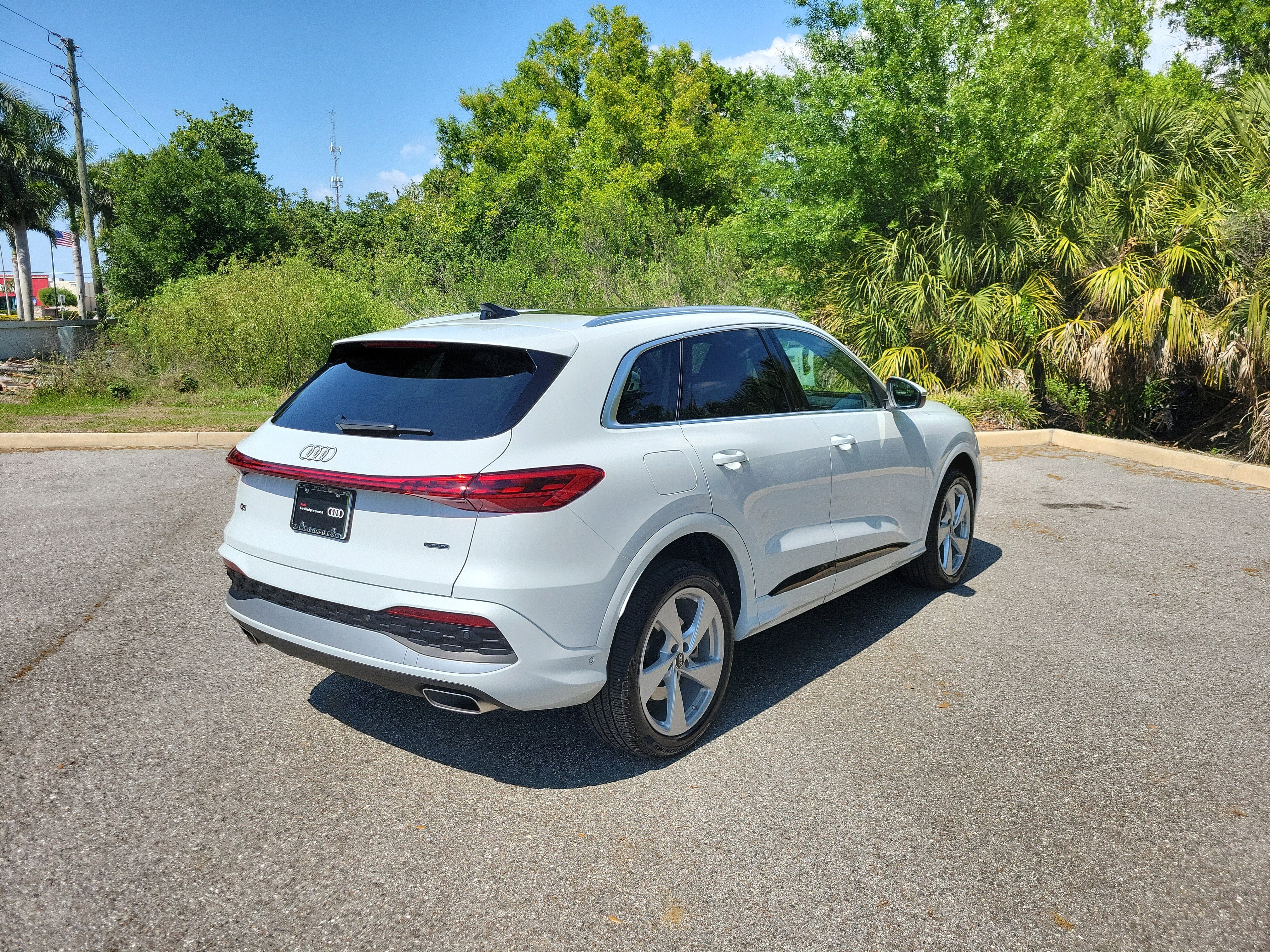 Used 2025 Audi Q5 Premium Plus w/ Premium Plus image 4