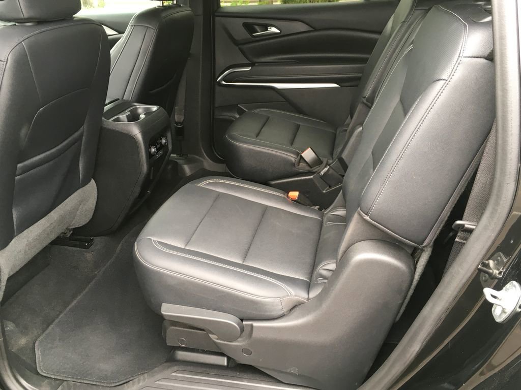 Used 2024 Chevrolet Traverse LT w/ Midnight/Sport Edition AWD/4WD image 26