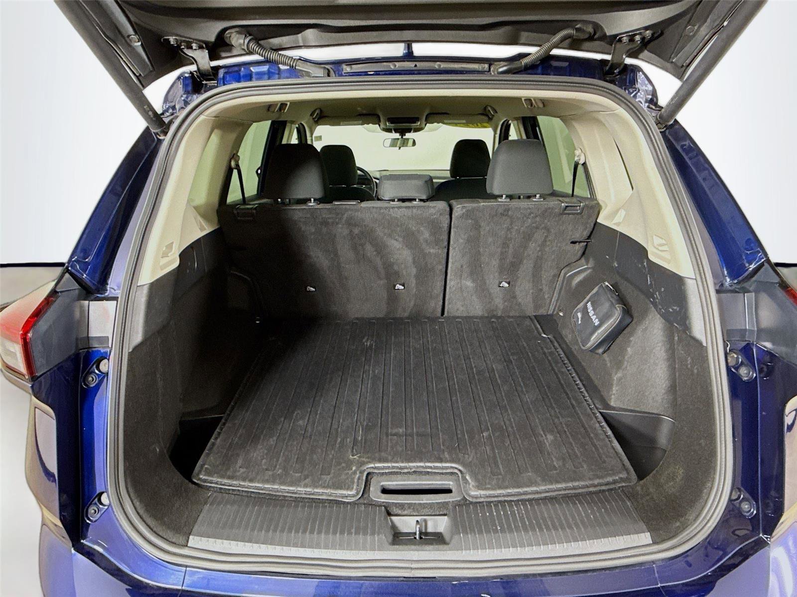 Used 2024 Nissan Rogue SV AWD/4WD image 24