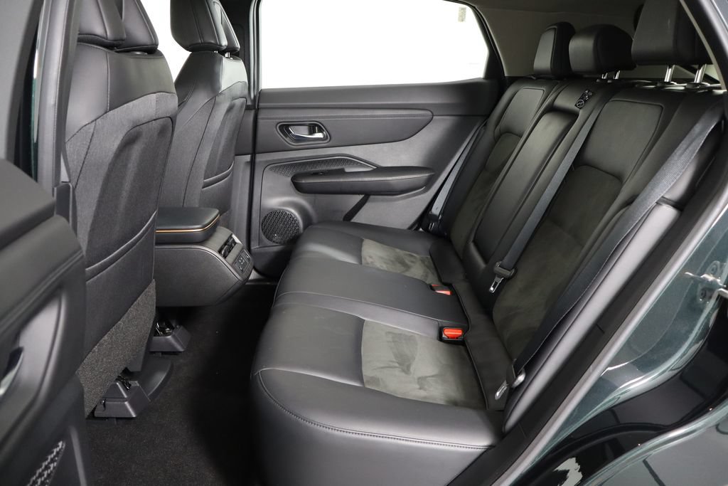 Used 2024 Nissan Ariya FWD image 16