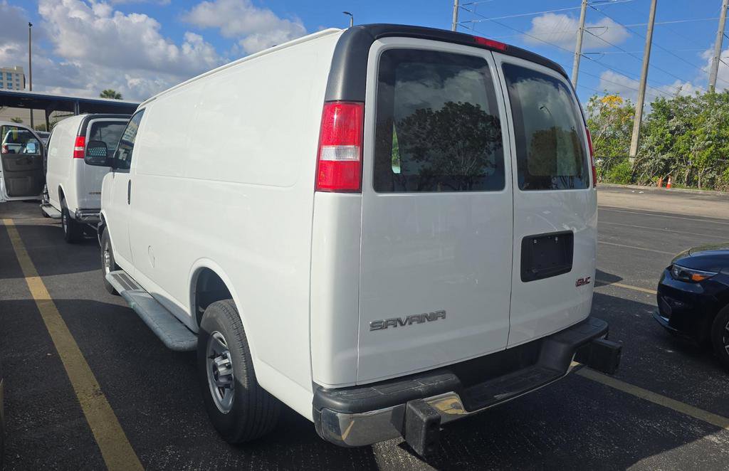 Used 2024 GMC Savana 2500 w/ Driver Convenience Package image 7