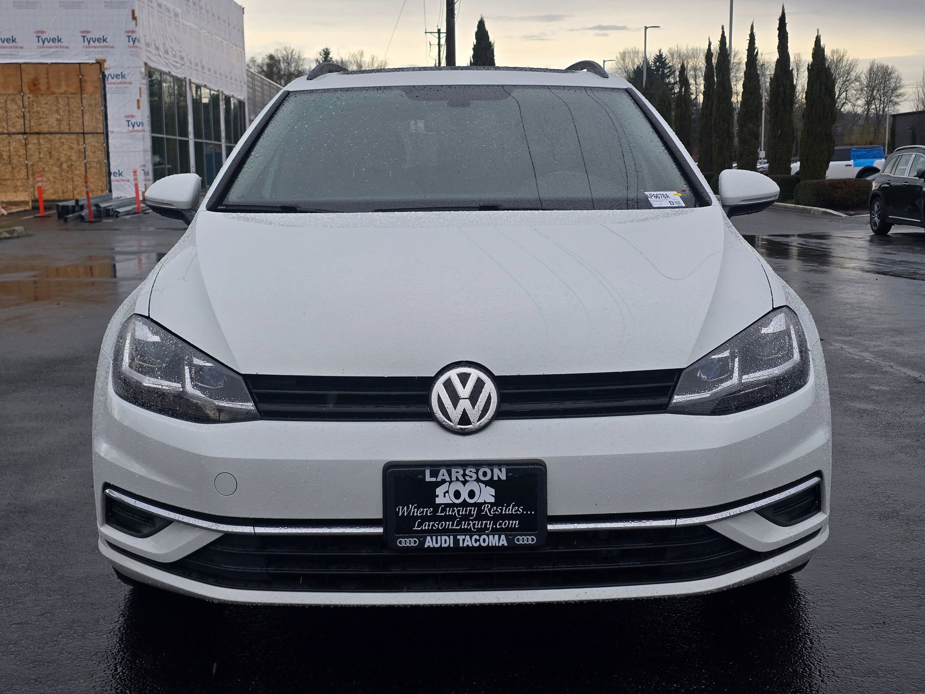 Used 2018 Volkswagen Golf SE image 9