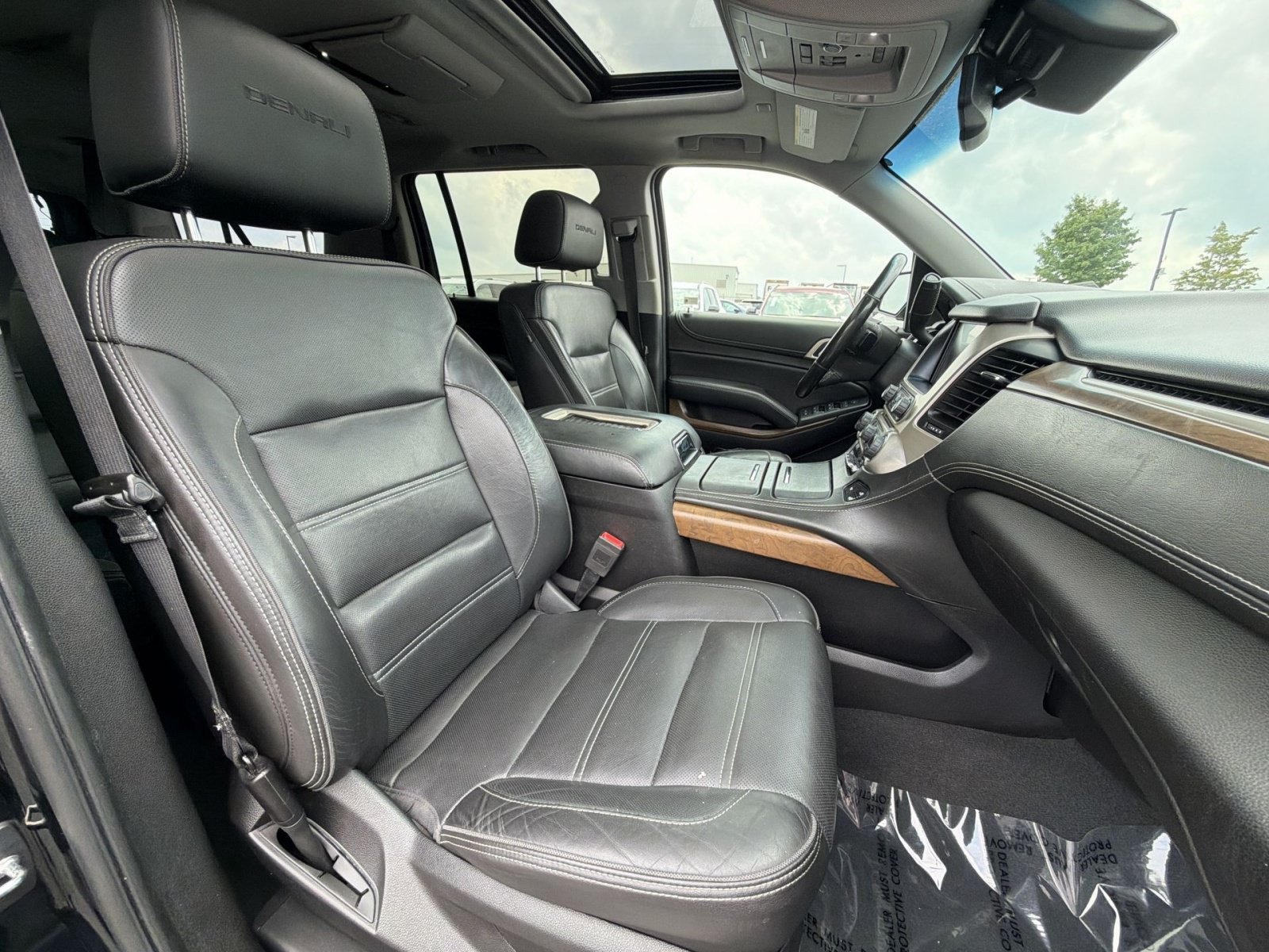 Used 2019 GMC Yukon XL Denali w/ Open Road Package AWD/4WD image 29