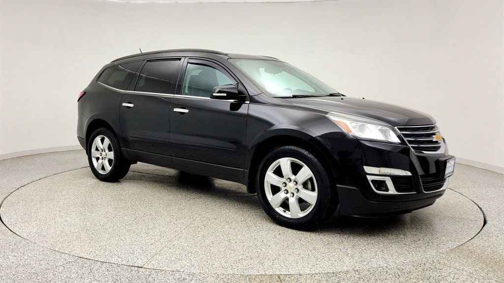 Used 2017 Chevrolet Traverse LT w/ Style and Technology Package AWD/4WD image 3