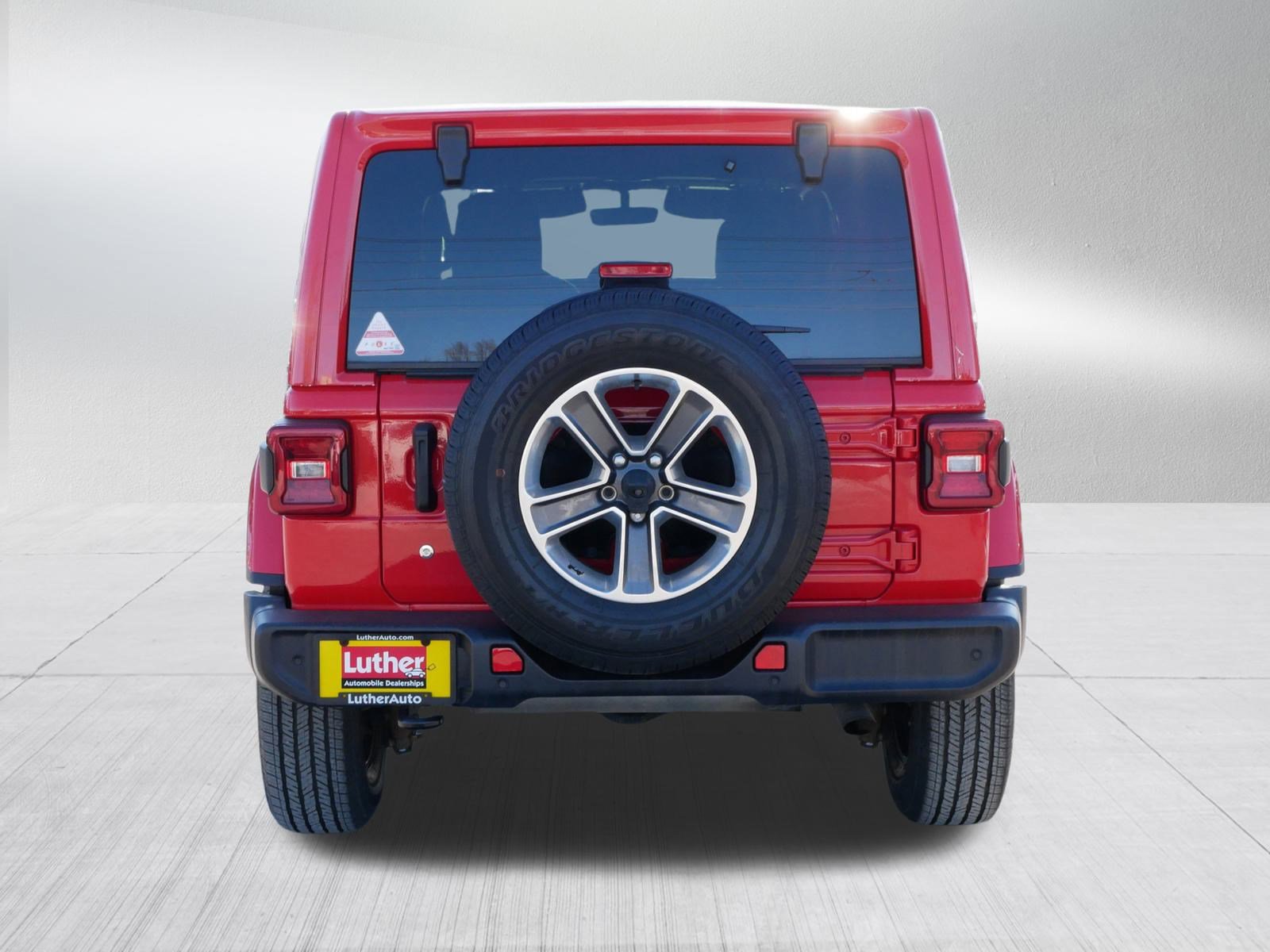 Used 2018 Jeep Wrangler Unlimited Sahara image 6