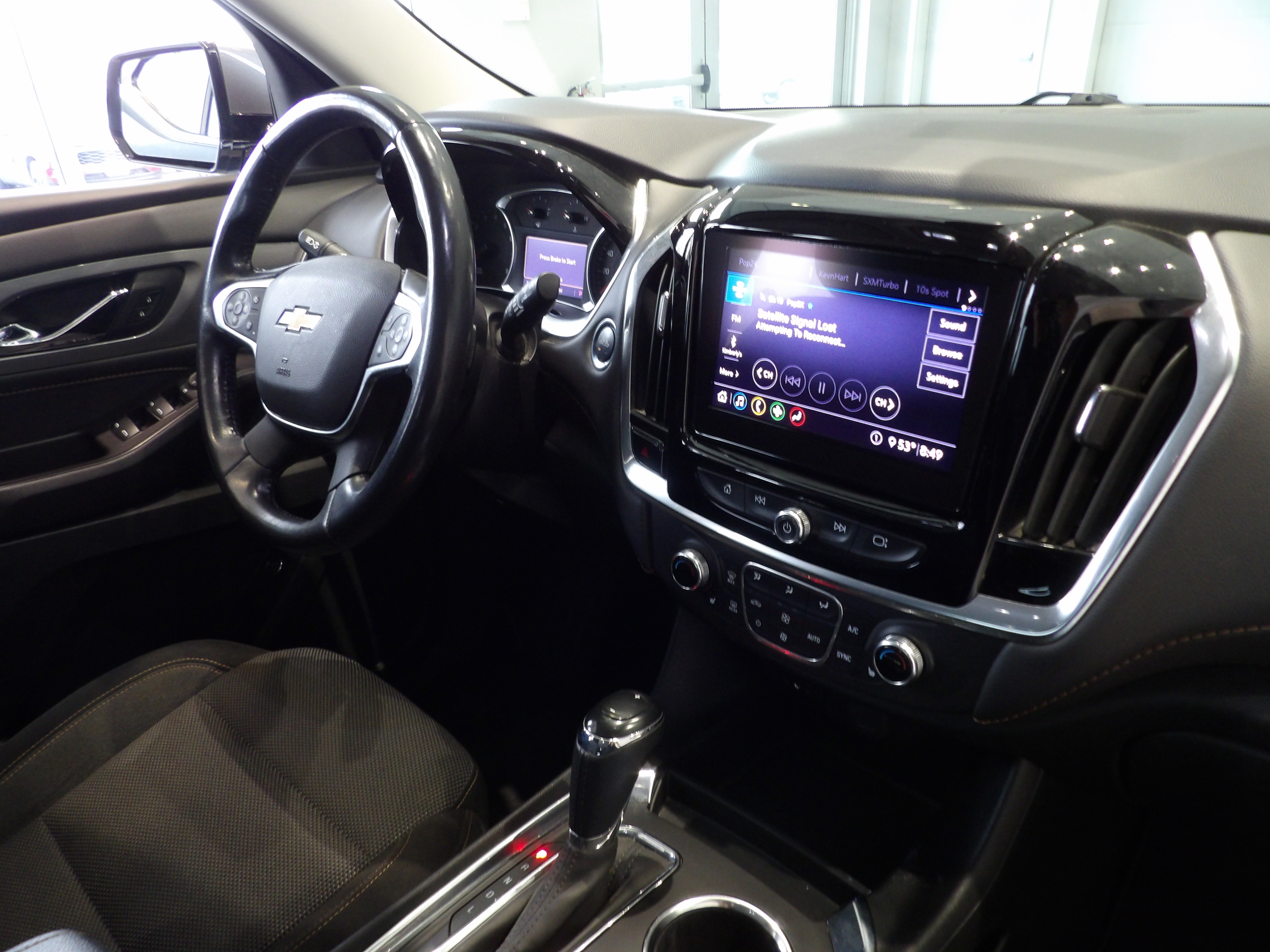 Used 2020 Chevrolet Traverse LT w/ Driver Confidence II Package image 26