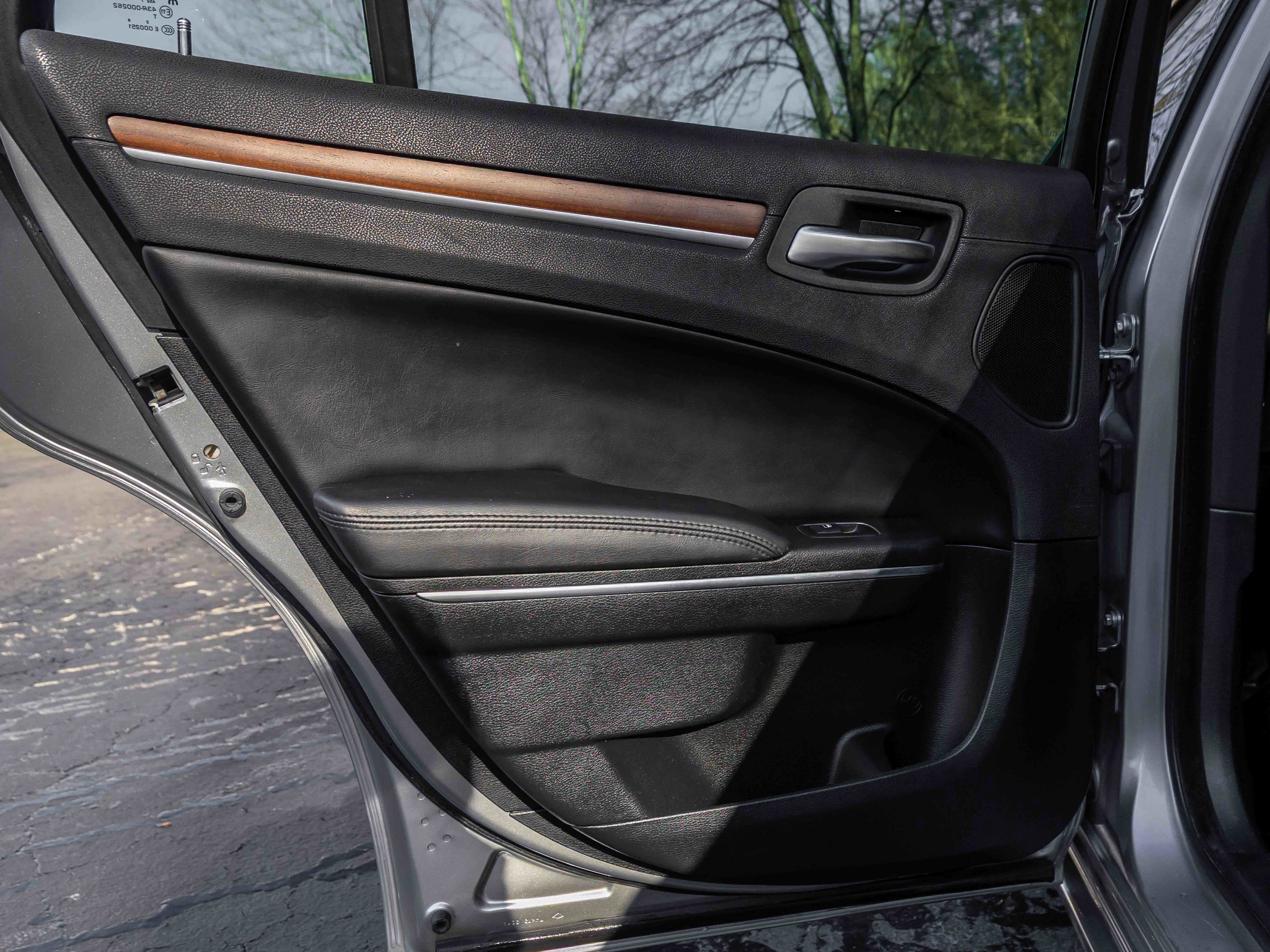 Used 2018 Chrysler 300 C w/ Sun, Sound & Nav Package image 33