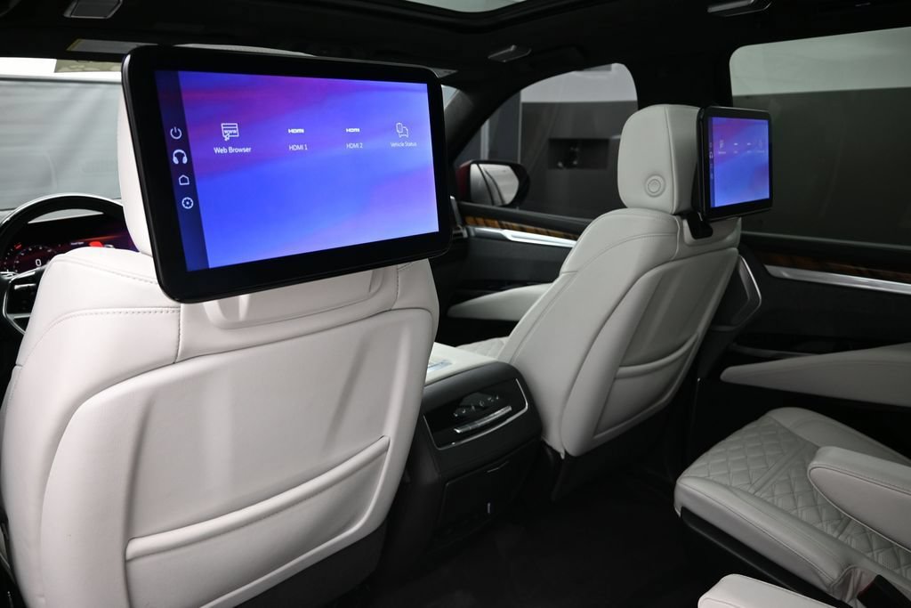 Used 2025 Cadillac Escalade ESV Sport Platinum w/ LPO, Floor Liner Package AWD/4WD image 31