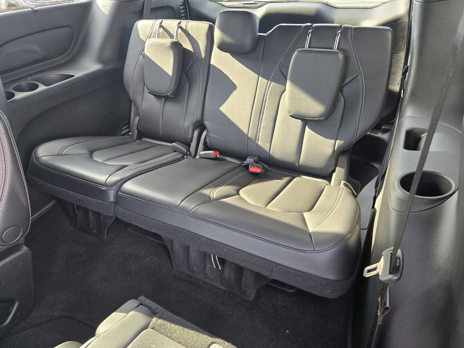 Used 2022 Chrysler Pacifica Touring-L w/ S Appearance Package image 12