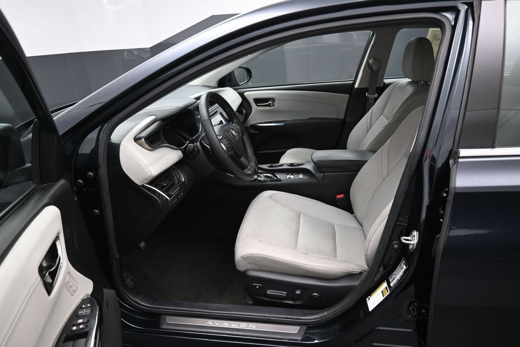 Certified 2016 Toyota Avalon Limited w/ Toyota Safety Sense Package FWD image 9