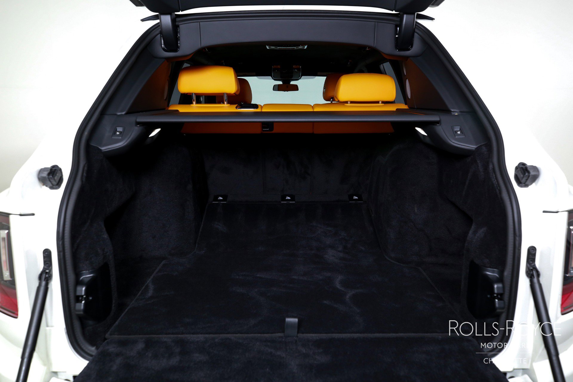 Certified 2025 Rolls-Royce Cullinan image 23