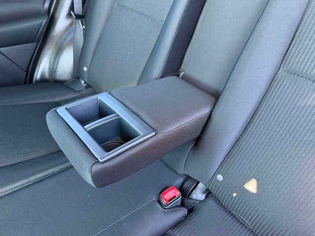 Used 2015 Toyota RAV4 LE AWD/4WD image 22