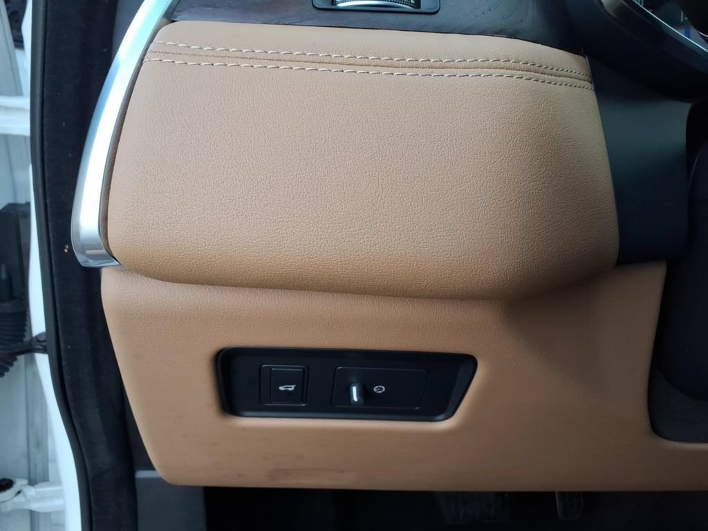 Used 2023 Jaguar F-PACE S AWD/4WD image 29