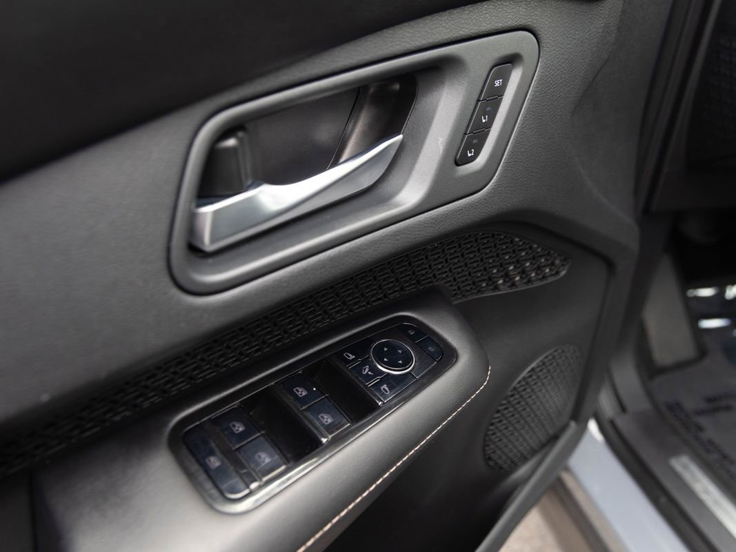 Used 2024 Nissan Ariya AWD image 13