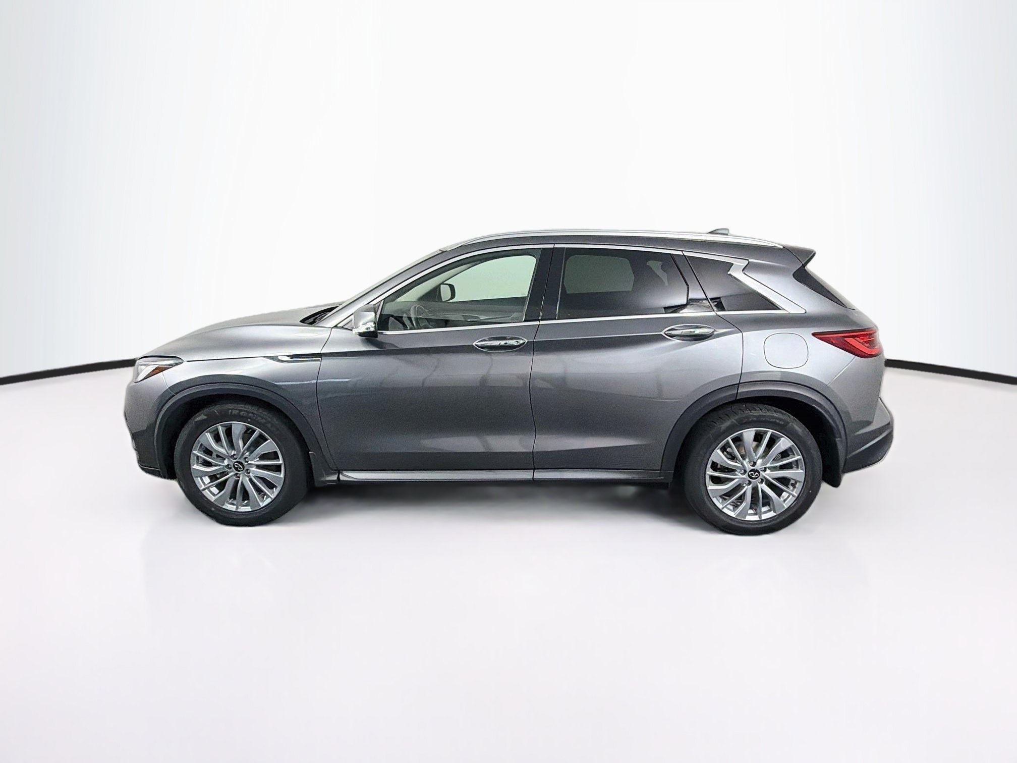 Used 2023 INFINITI QX50 Luxe AWD/4WD image 4