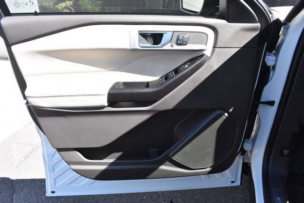 Used 2020 Ford Explorer Platinum image 13