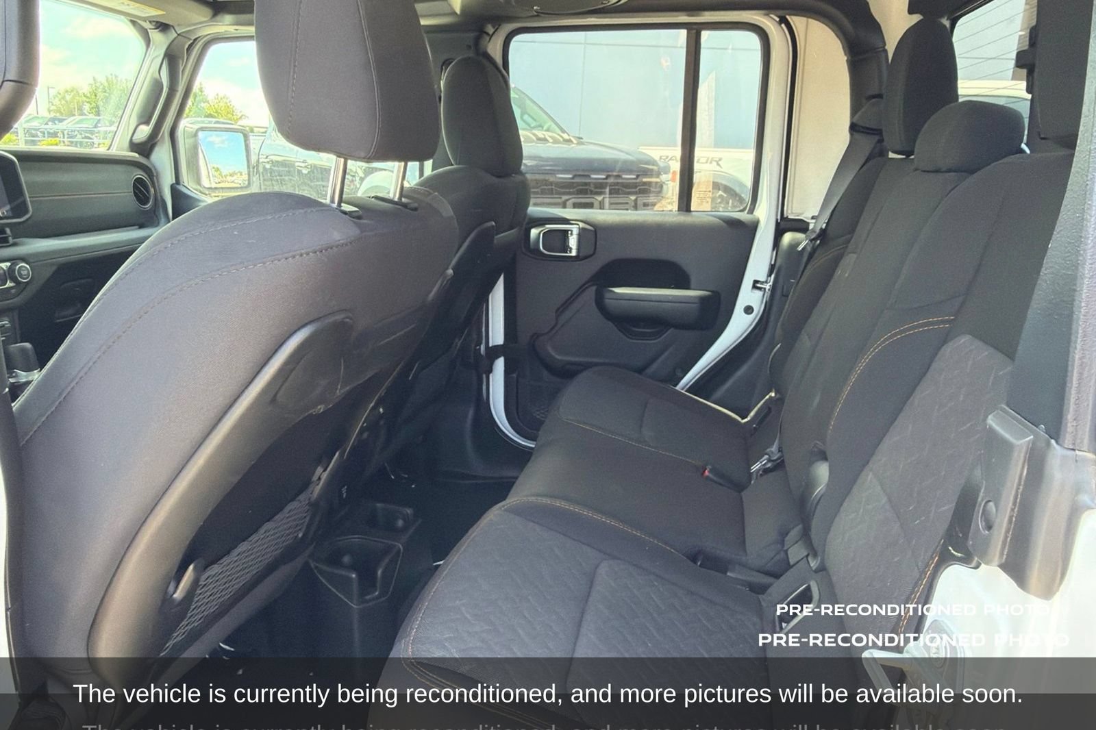 Used 2026 Jeep Gladiator Mojave AWD/4WD image 17