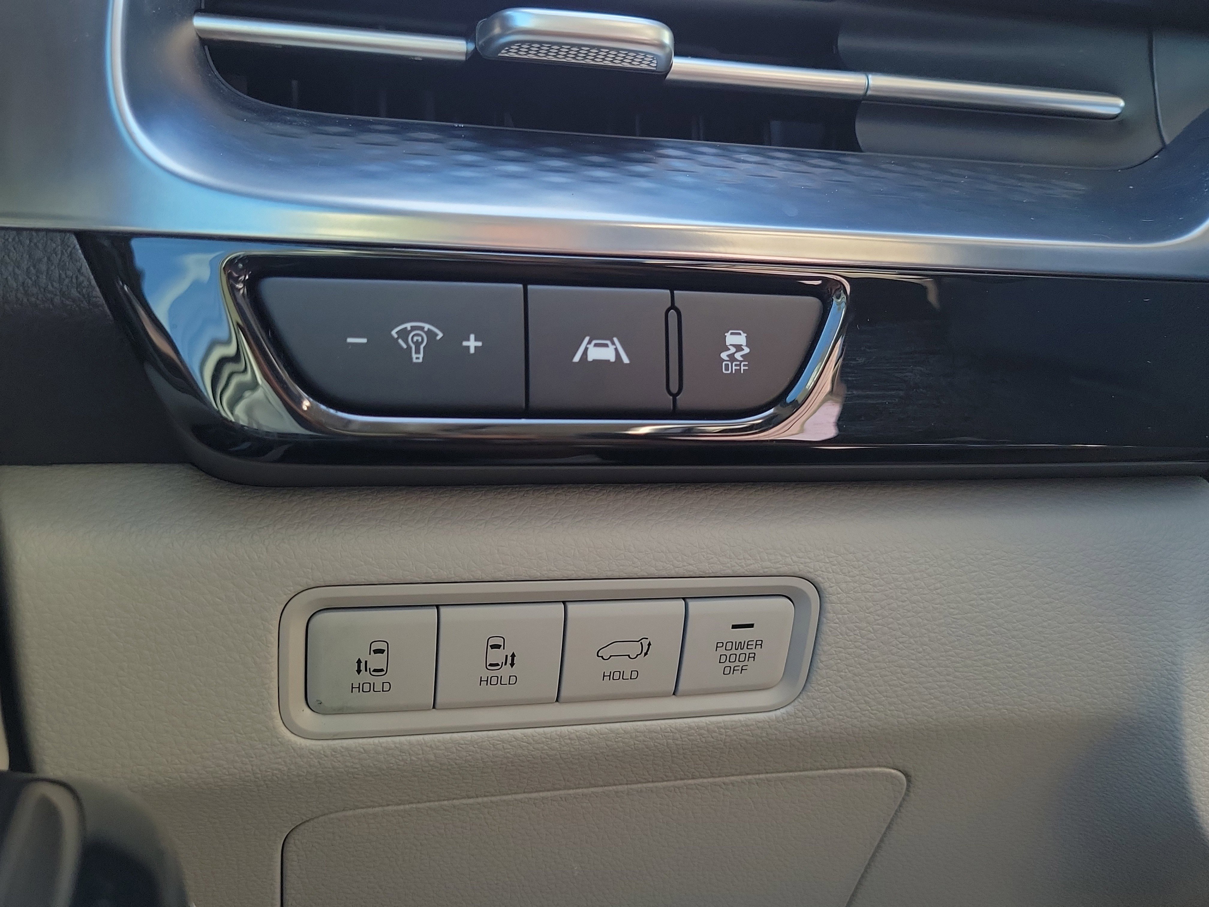 Used 2023 Kia Carnival SX Prestige FWD image 27