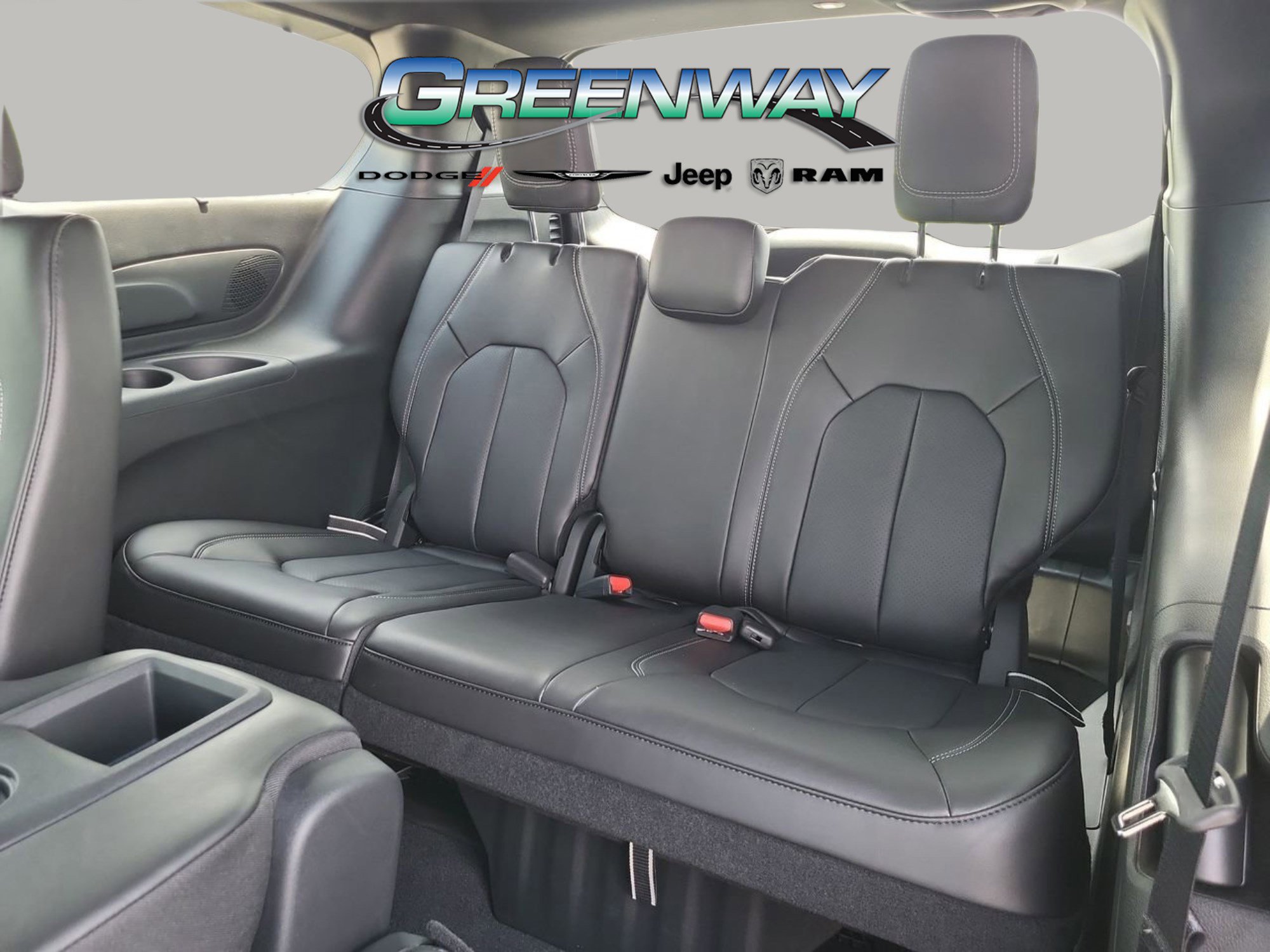 New 2025 Chrysler Pacifica Select w/ Uconnect Theater Family Group image 17