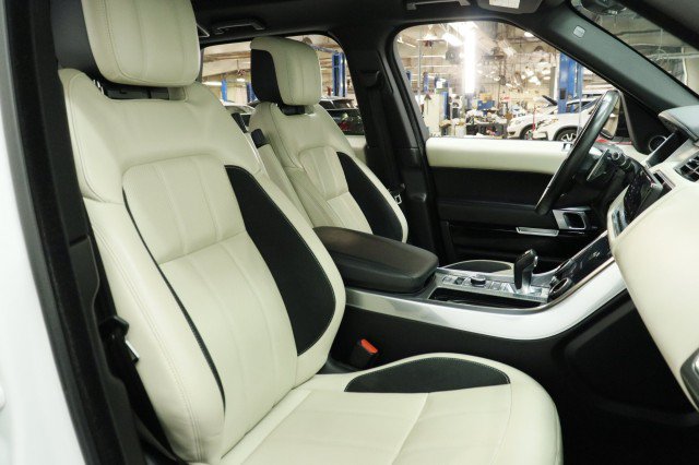 Used 2019 Land Rover Range Rover Sport Supercharged AWD/4WD image 24
