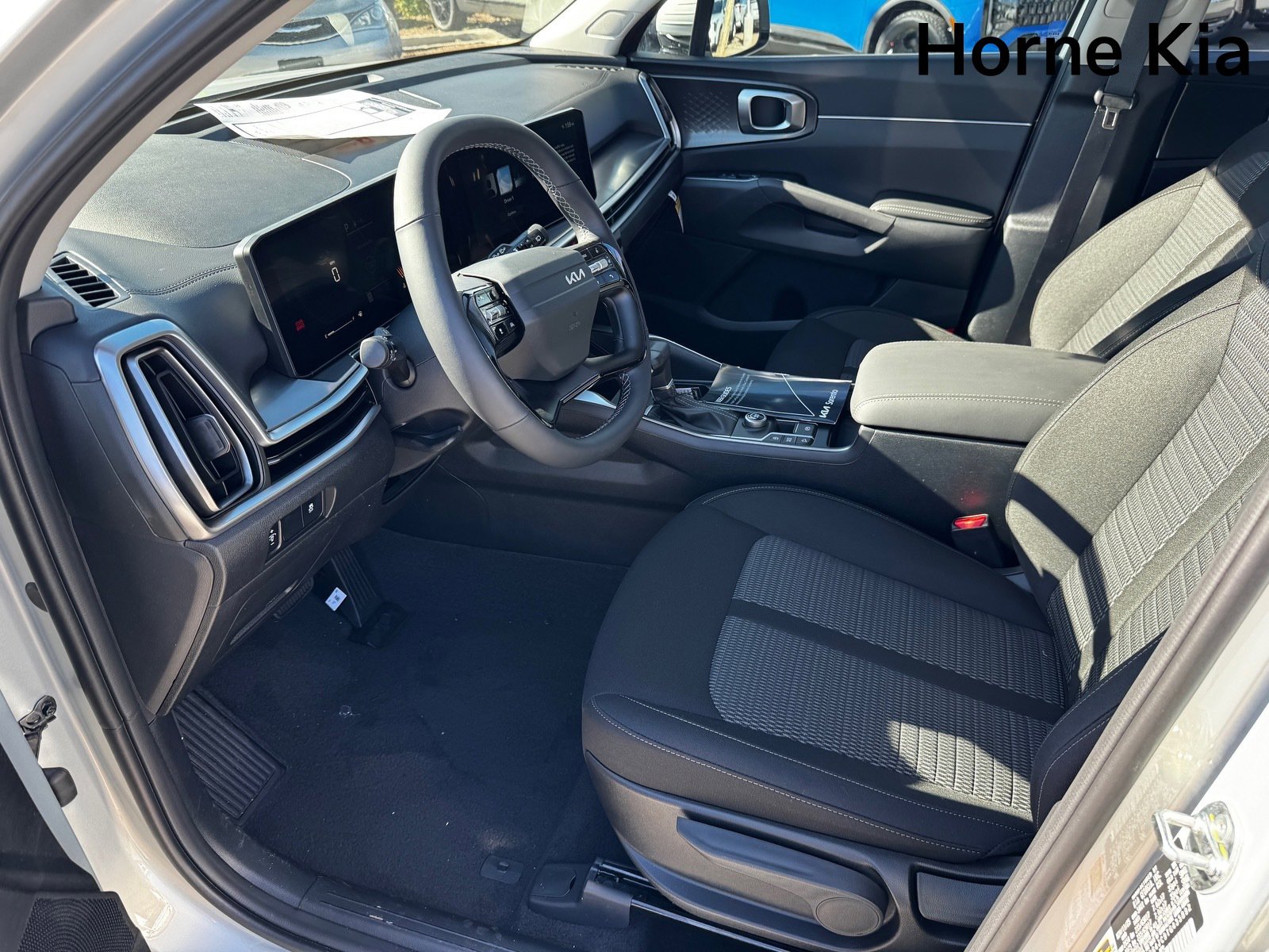 New 2026 Kia Sorento LX image 9