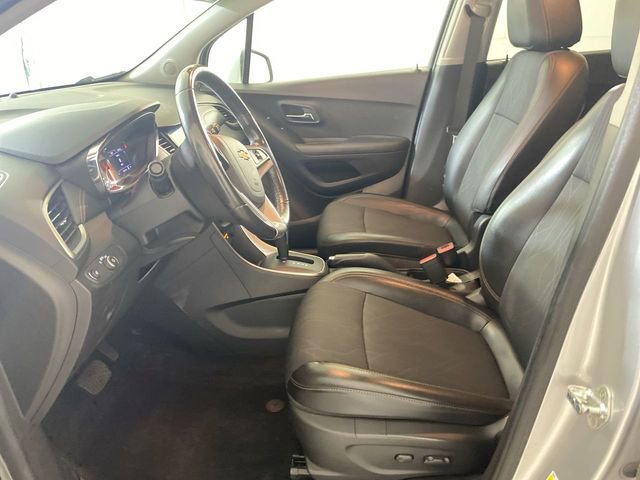 Used 2019 Chevrolet Trax LT w/ LT Convenience Package FWD image 18