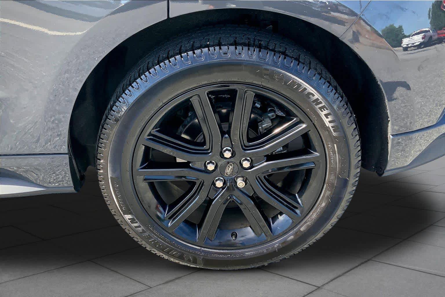 Certified 2021 Ford Edge ST-Line FWD image 10