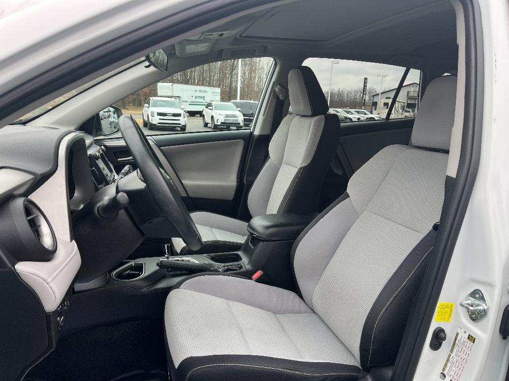 Used 2018 Toyota RAV4 XLE image 29