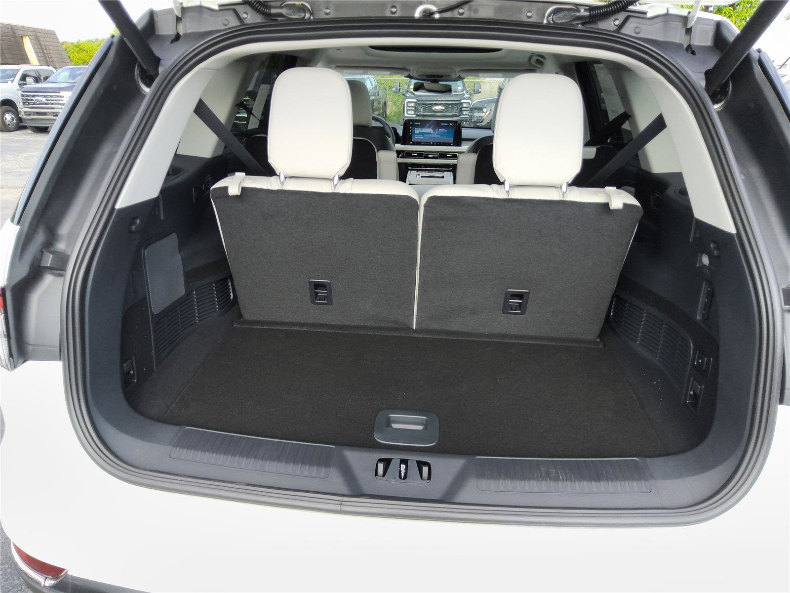 New 2026 Lincoln Aviator Reserve w/ Illumination Package RWD image 20